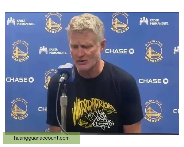 库里手臂被球迷拉拽科尔直言勇士争六七名已无可能